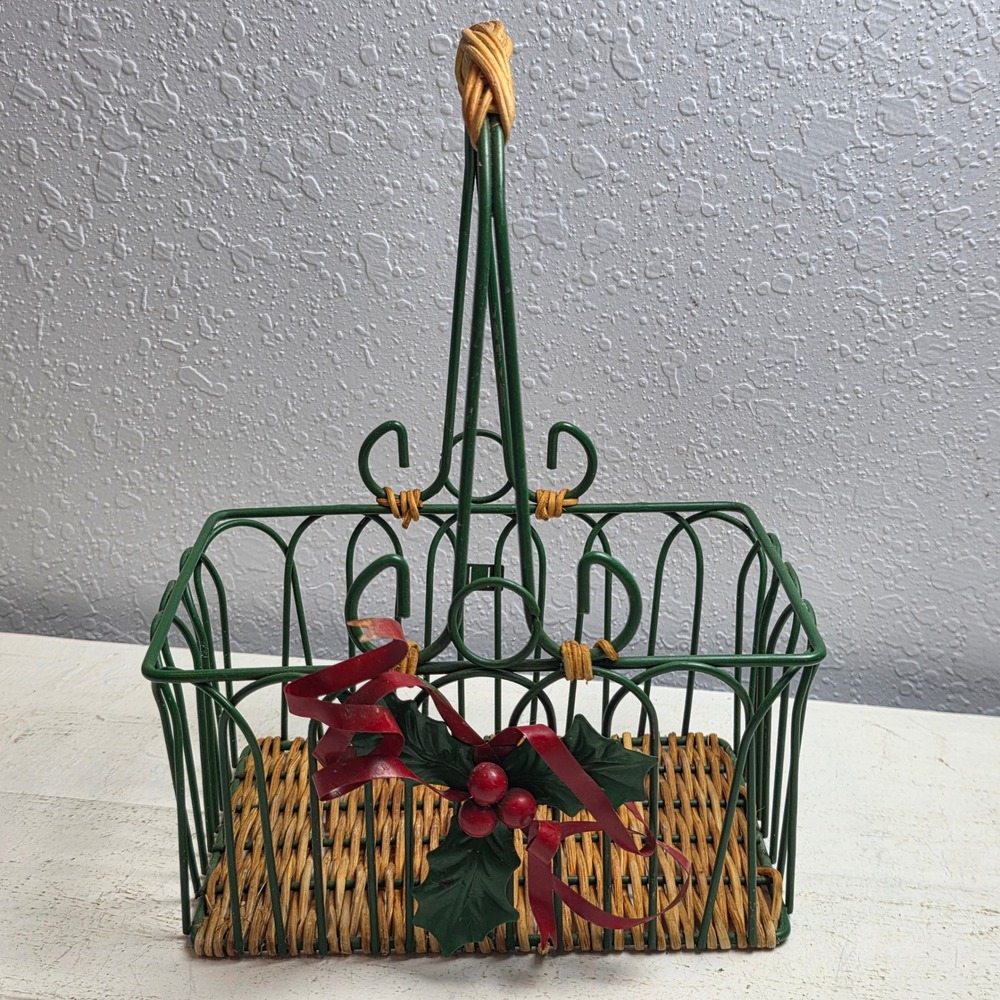 Vintage Christmas Green Wire‎ Wicker Basket Holly Berry Metal Ribbon
